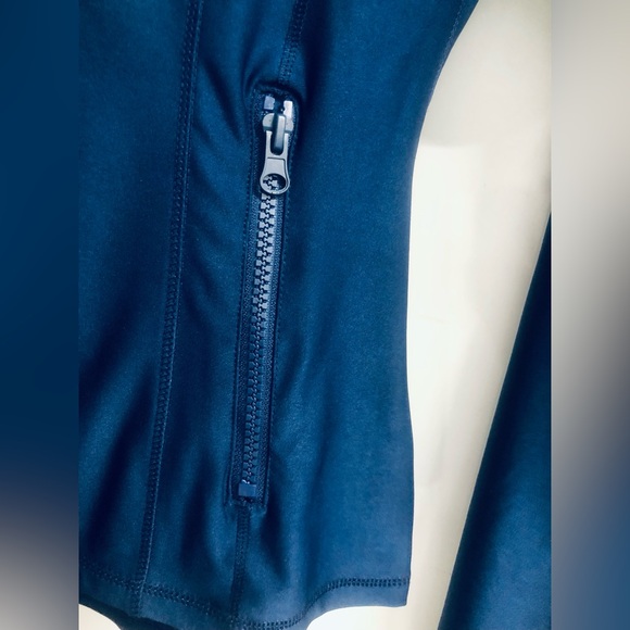 NWOT Athletic-wear “Active Queens” Navy Running Jacket - Picture 5 of 14